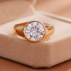 rovence 14K–18K Solid Gold Men’s Ring – 5CT VVS Moissanite Classic Solitaire Wedding & Engagement Band