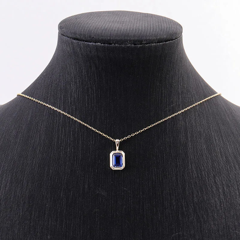 Custom 14K–18K Gold Emerald-Cut Moissanite Pendant Necklace – Classic Luxury Gift