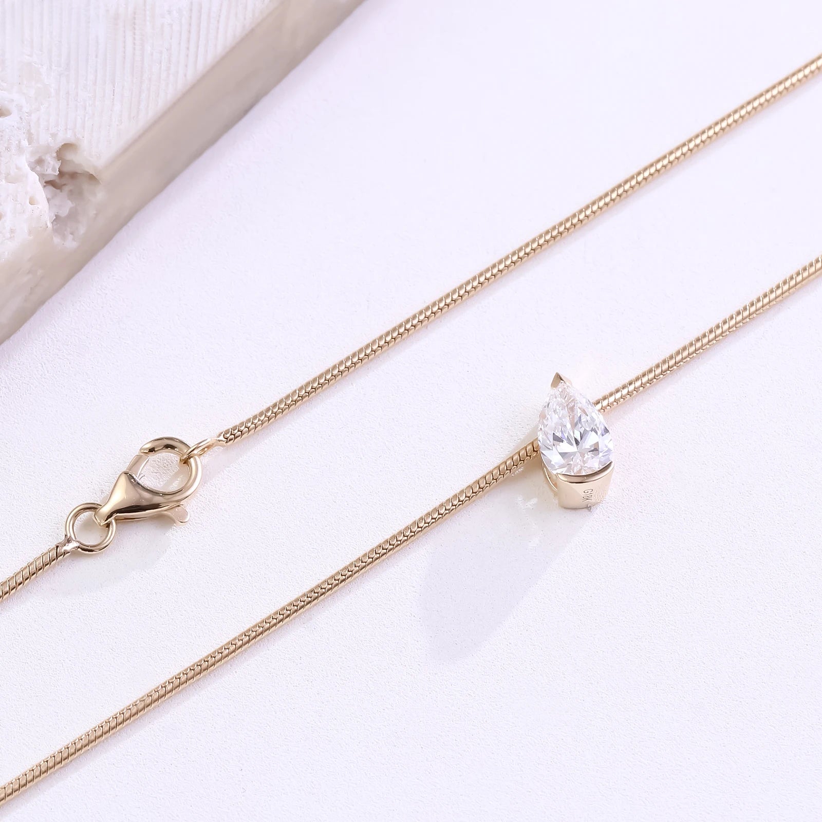 18K Yellow Gold Snake Chain Necklace – 2CT Pear-Cut VVS Moissanite Pendant