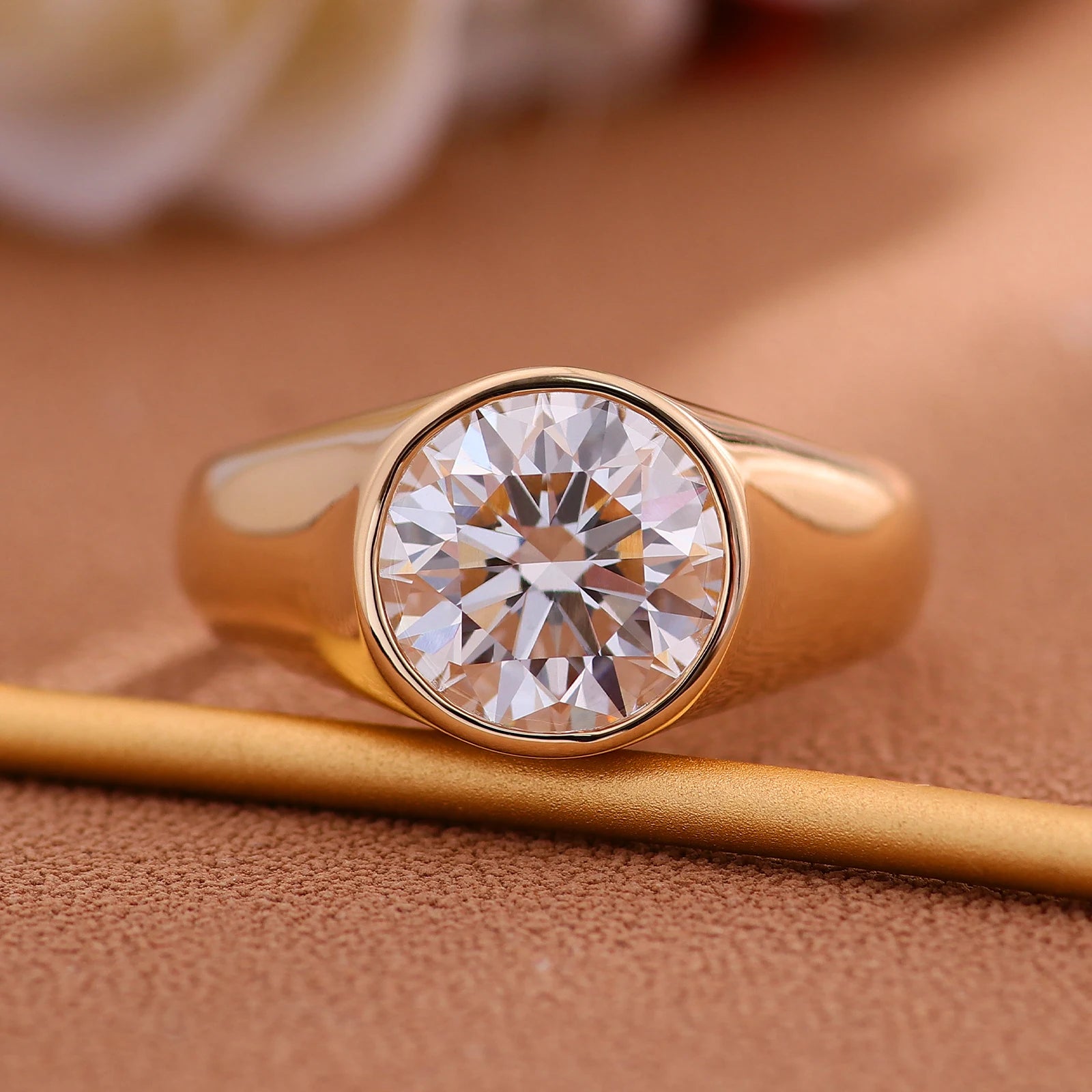 rovence 14K–18K Solid Gold Men’s Ring – 5CT VVS Moissanite Classic Solitaire Wedding & Engagement Band