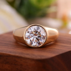 rovence 14K–18K Solid Gold Men’s Ring – 5CT VVS Moissanite Classic Solitaire Wedding & Engagement Band