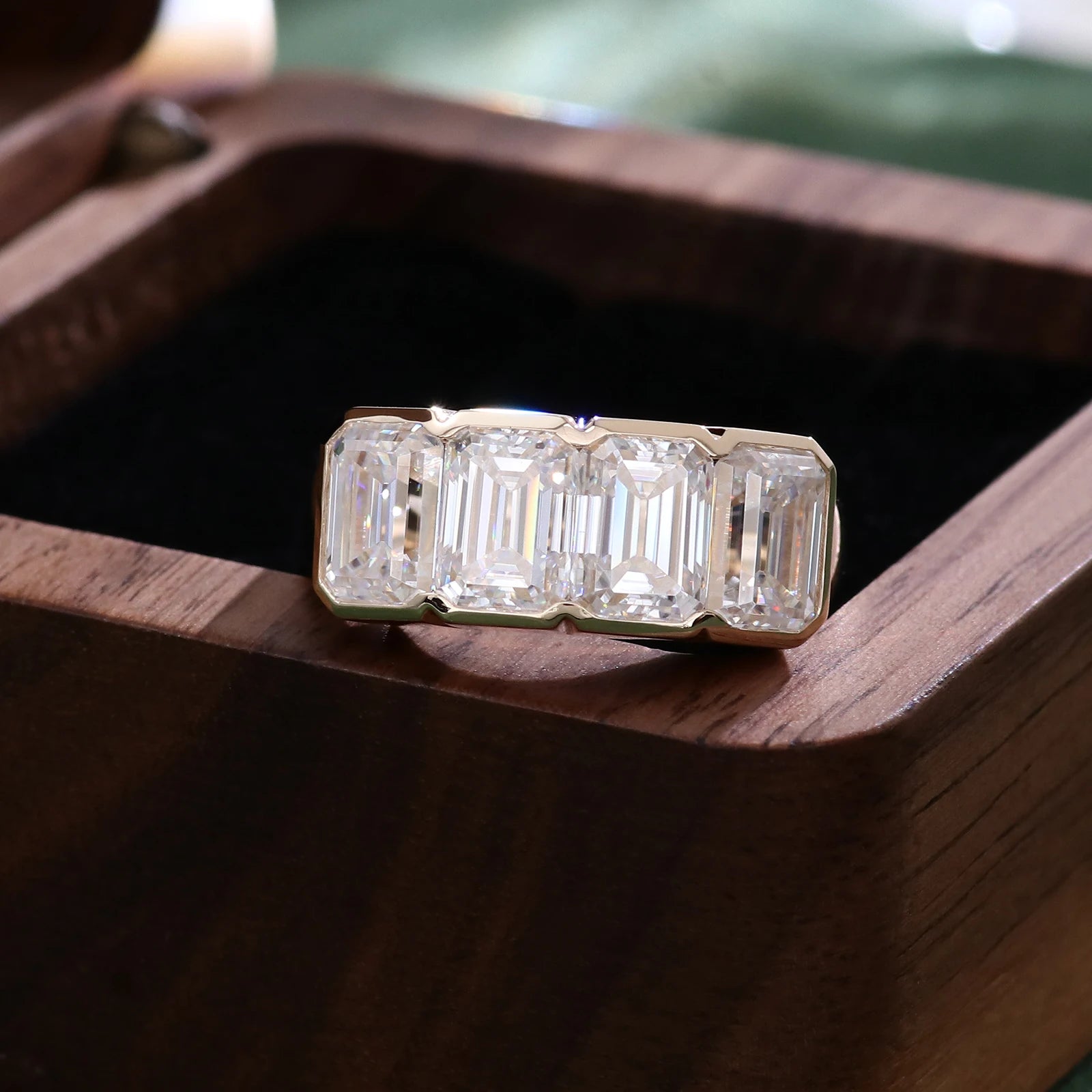 Provence 14K Solid Gold Men’s Ring – 5CT EF Color VVS Moissanite Emerald-Cut Wedding & Engagement Band