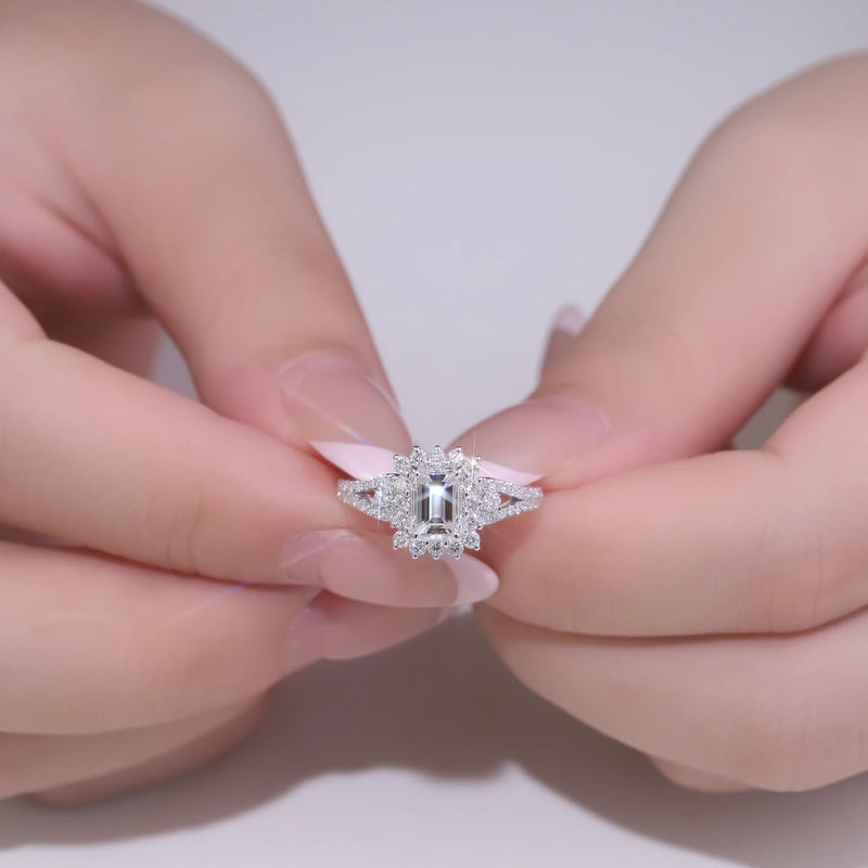 Flower Halo Bold Ring 1CT Emerald 14K–18K-Cut VVS Moissanite Engagement Ring