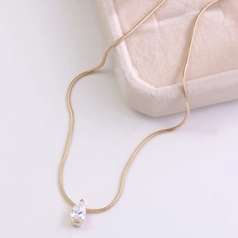 18K Yellow Gold Snake Chain Necklace – 2CT Pear-Cut VVS Moissanite Pendant